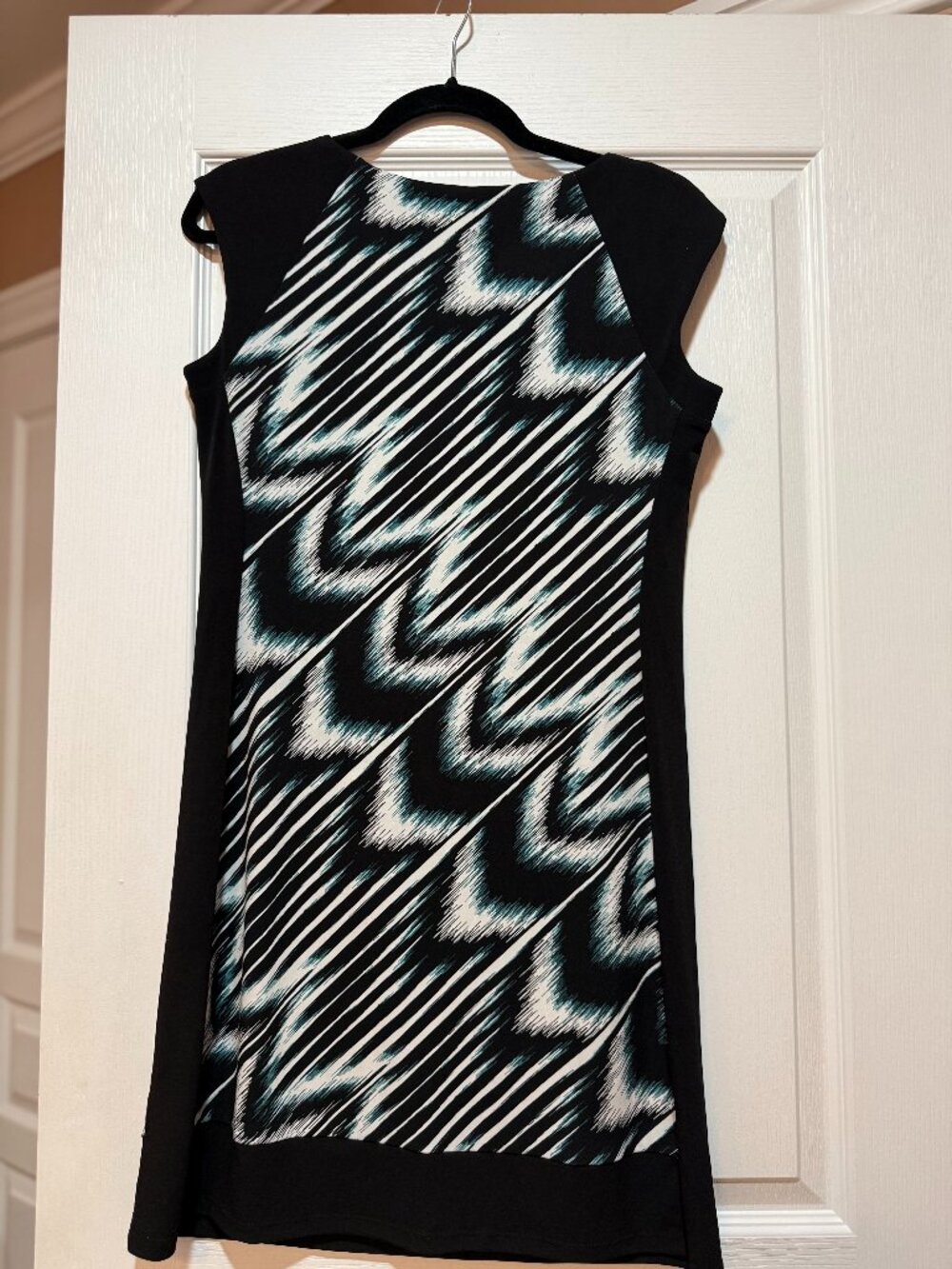 London Times Petite 8 Black & White Geometric Shift Dress